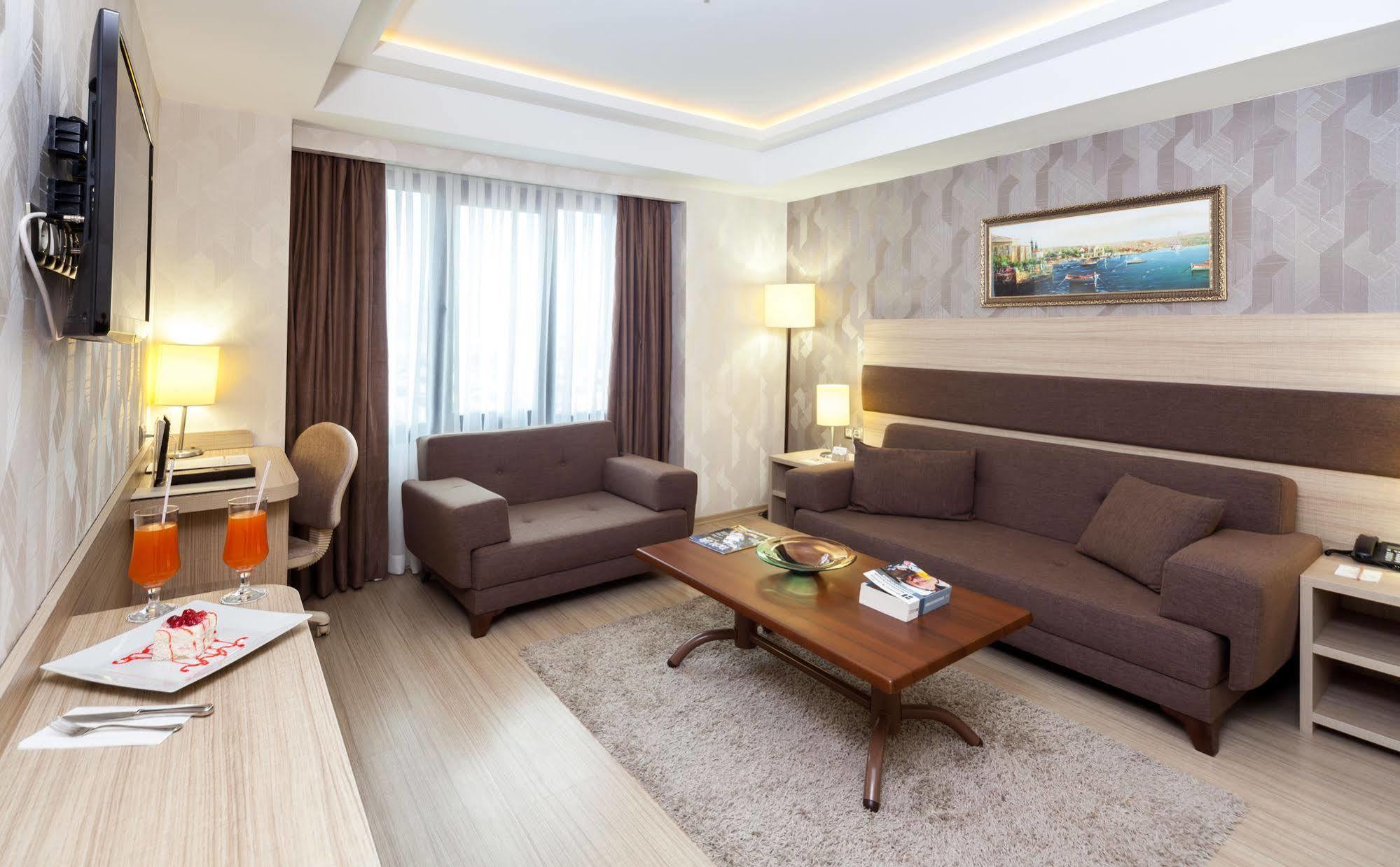Hotel Golden Way Giyimkent Provincia di Provincia di Istanbul Esterno foto
